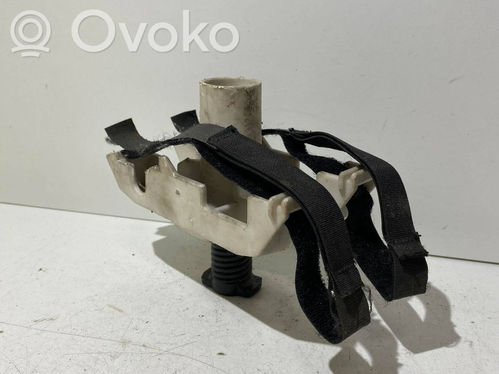 Volvo XC70 Spare wheel bolt 