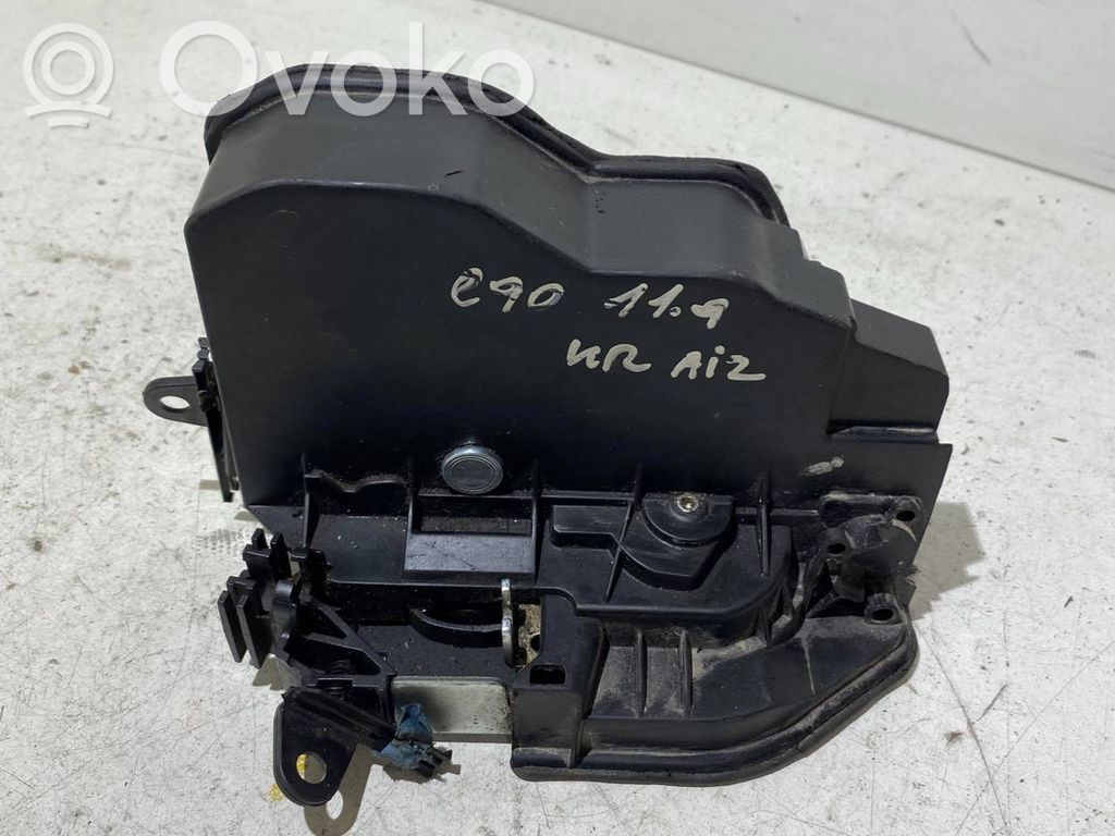 Rear door lock   7202147