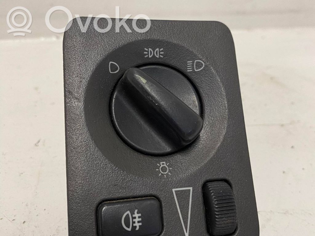 Light switch   4616124,758173
