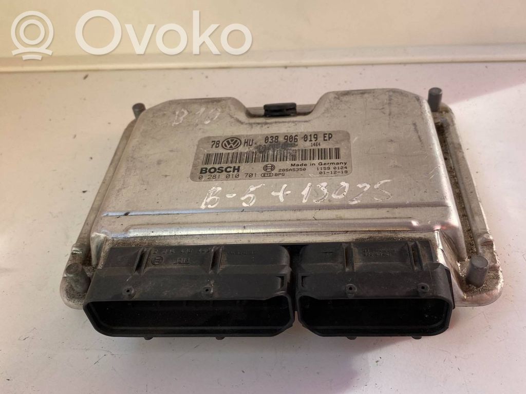Volkswagen PASSAT B5.5 Engine control unit/module 