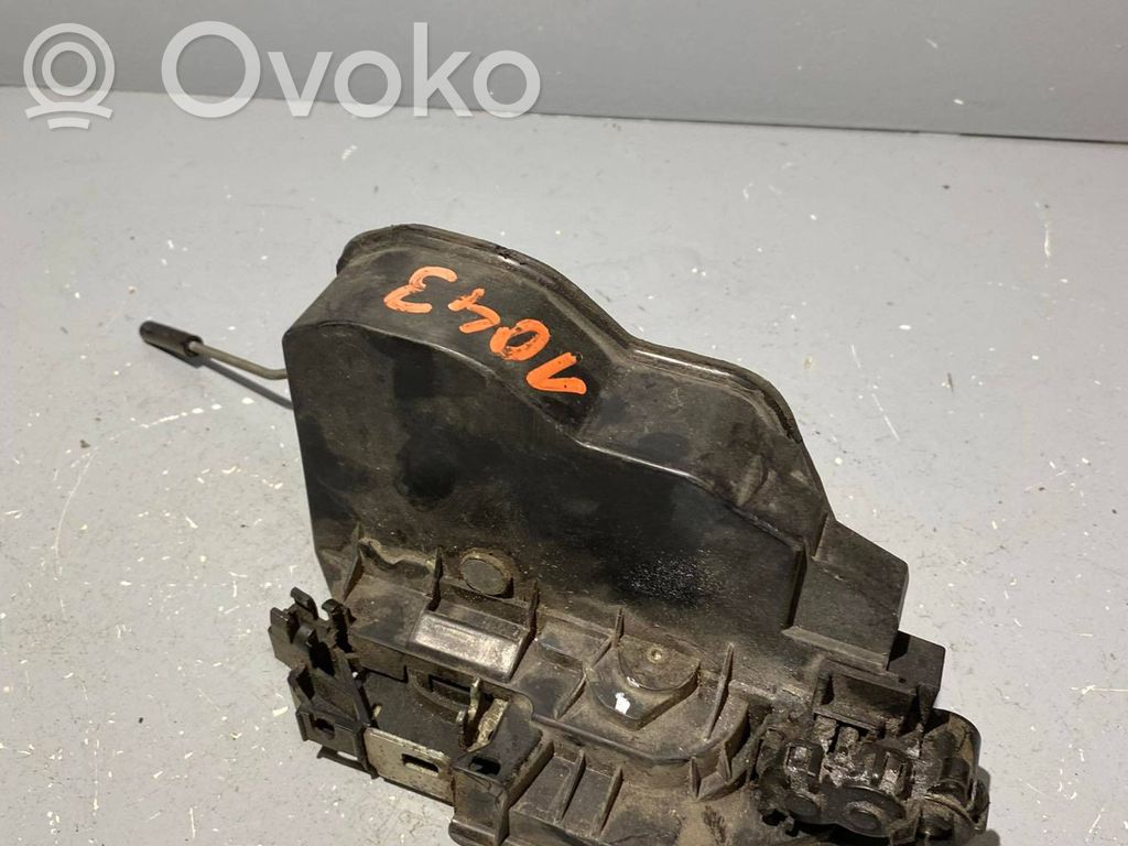 BMW 5 E60 E61 Priekinė durų spyna 