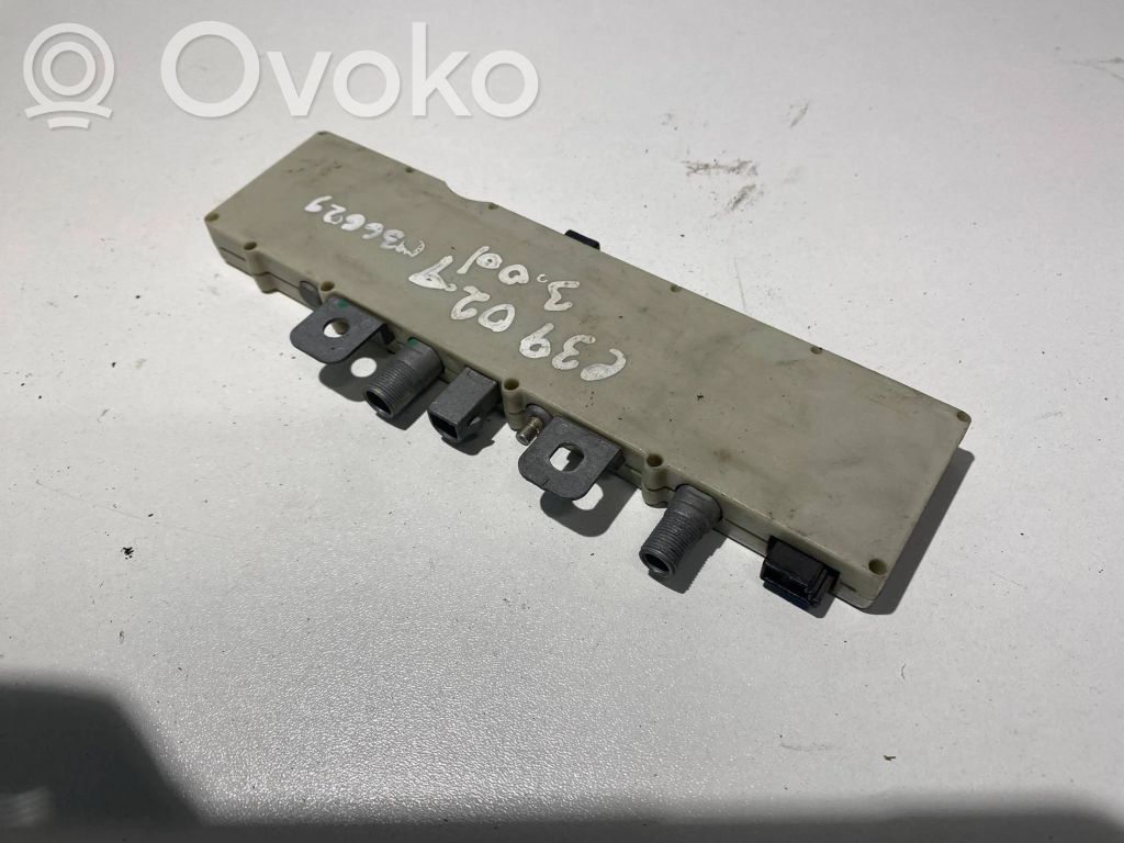 BMW 5 E60 E61 Antenos stiprintuvas 