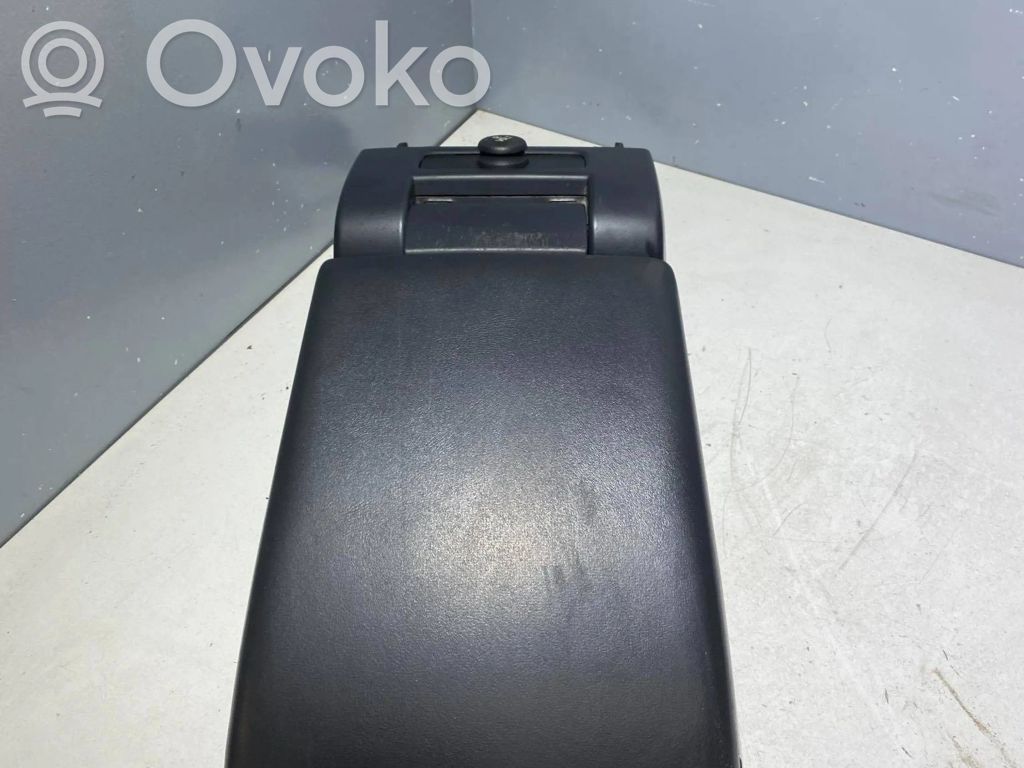 Volvo XC70 Armrest 