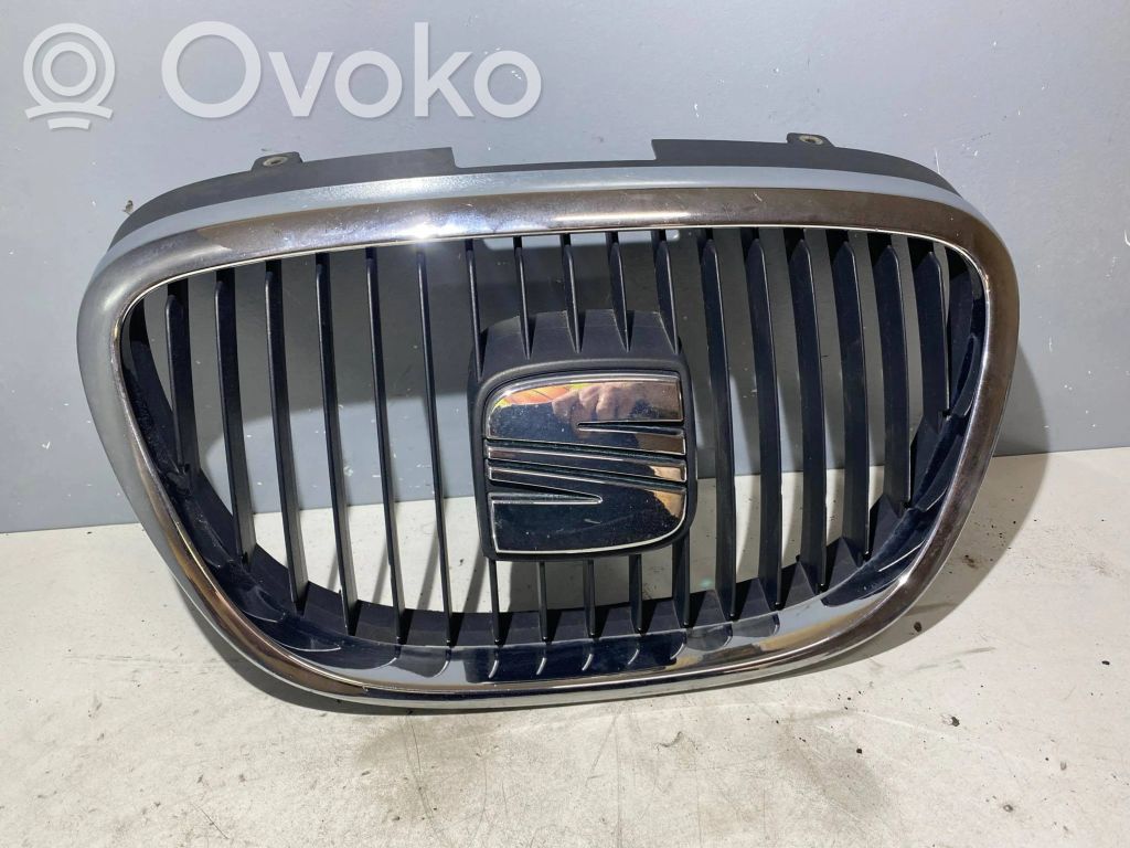 Seat Toledo III (5P) Front bumper upper radiator grill 