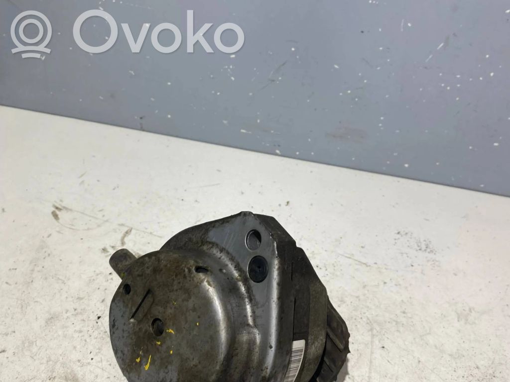 BMW 5 E60 E61 Engine mount bracket 
