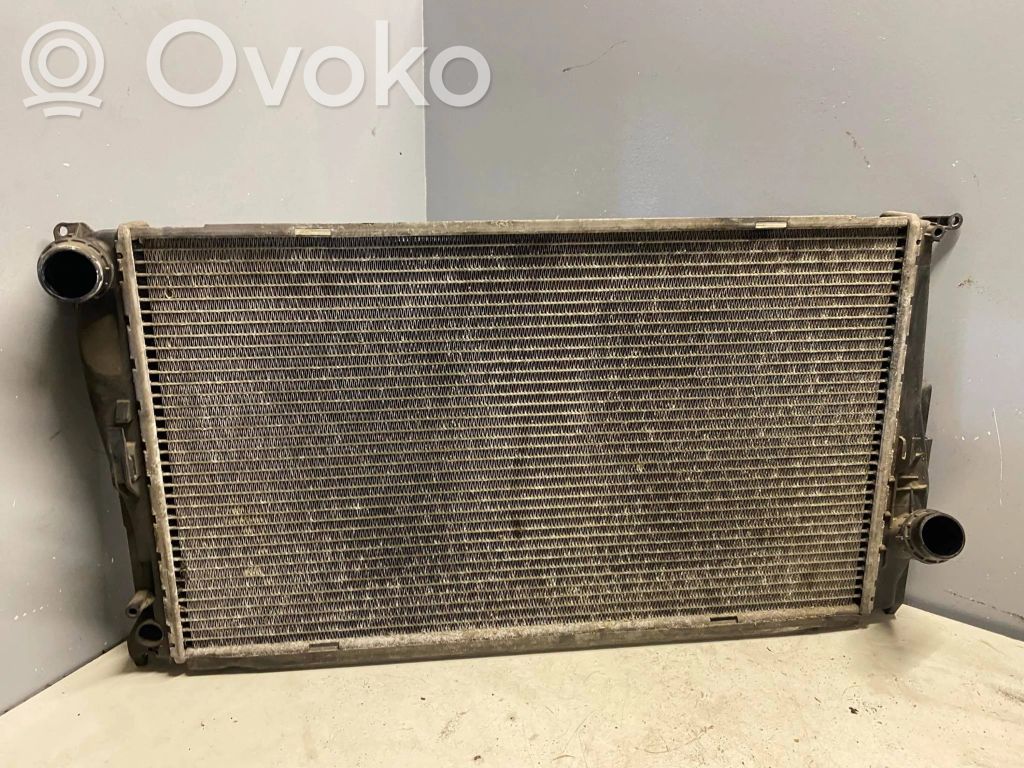 BMW 3 E90 E91 Coolant radiator 