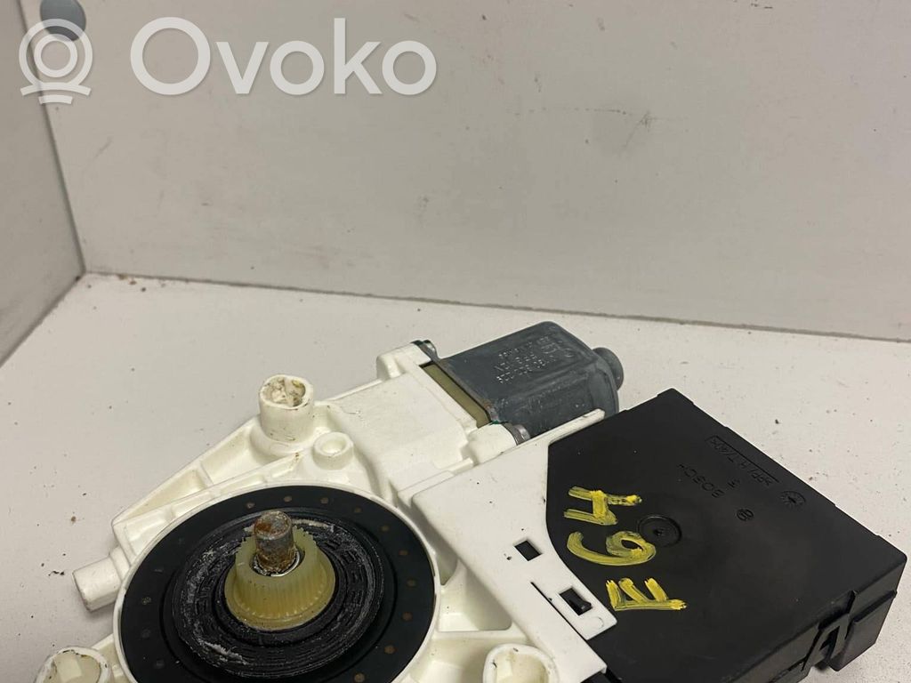 Volkswagen Jetta V Silnik regulatora szyby drzwi przednich 