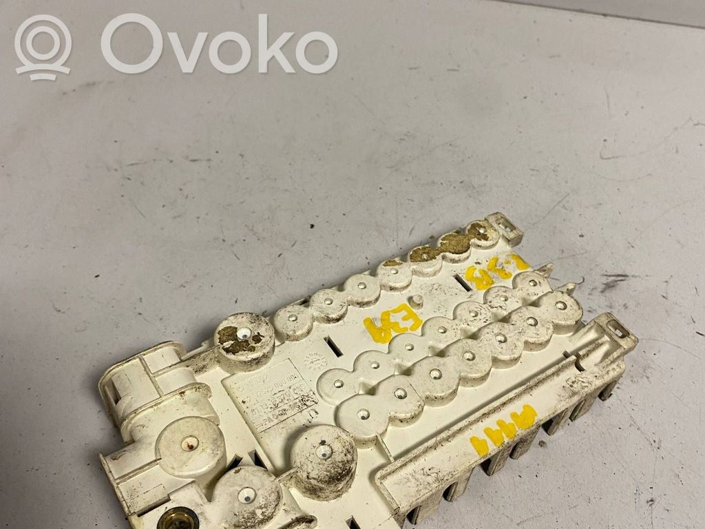 BMW 5 E39 Drošinātāju kaste (komplekts) 