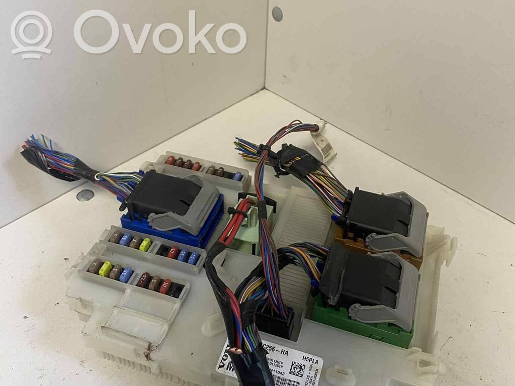 Volvo V70 Fuse module 