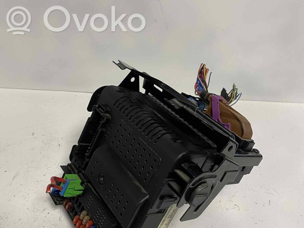 Volvo S60 Saugiklių blokas 