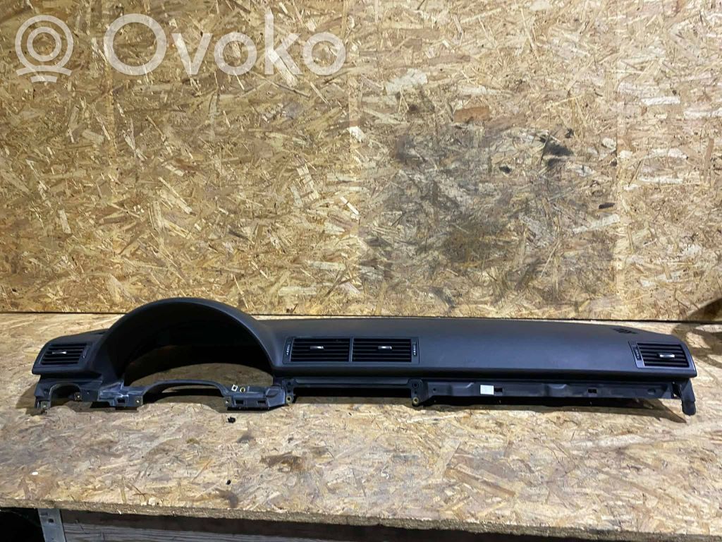Audi A4 S4 B6 8E 8H Panelė 