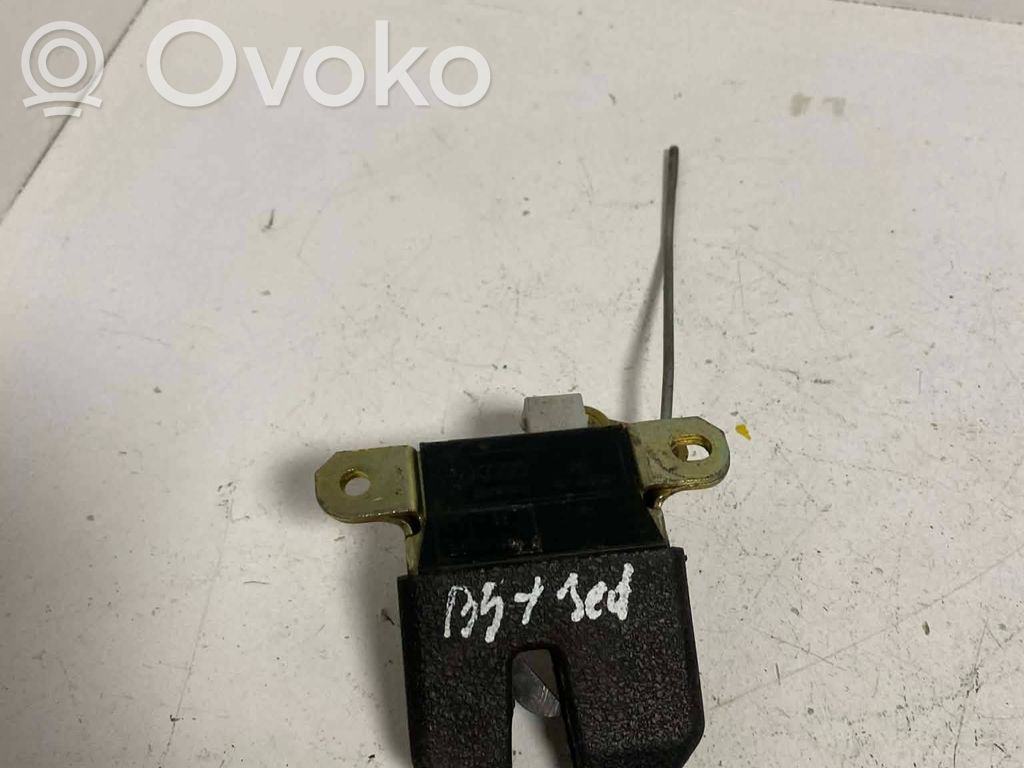Volkswagen PASSAT B5.5 Tailgate/trunk/boot lock/catch/latch 