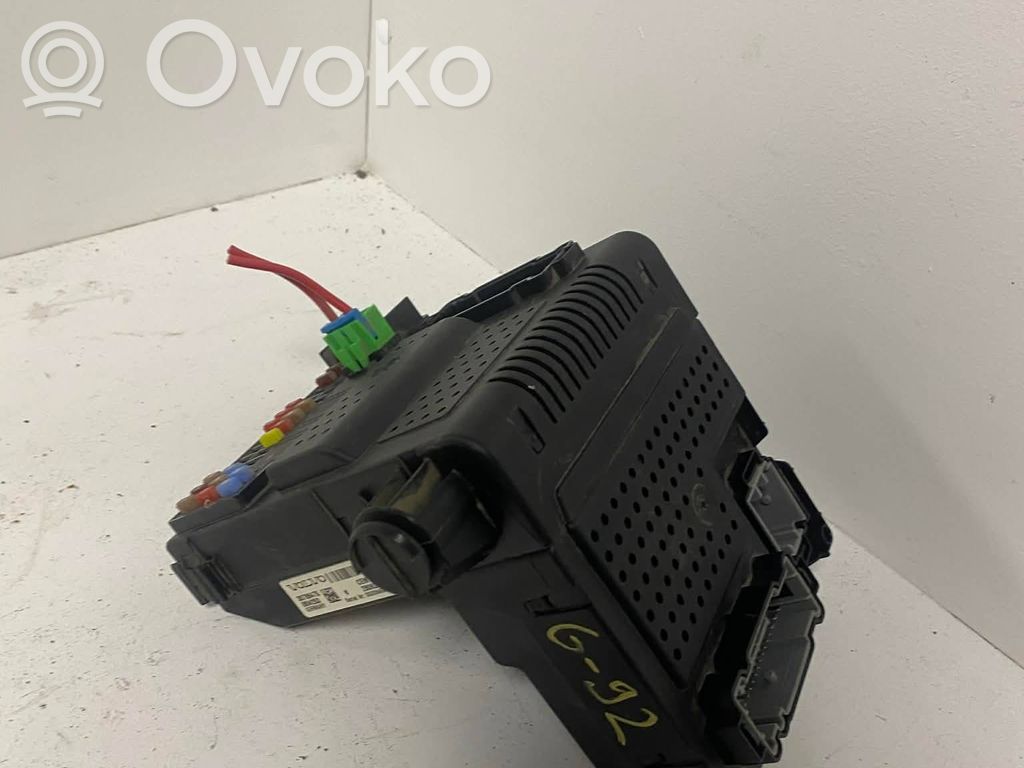 Volvo V70 Saugiklių blokas 