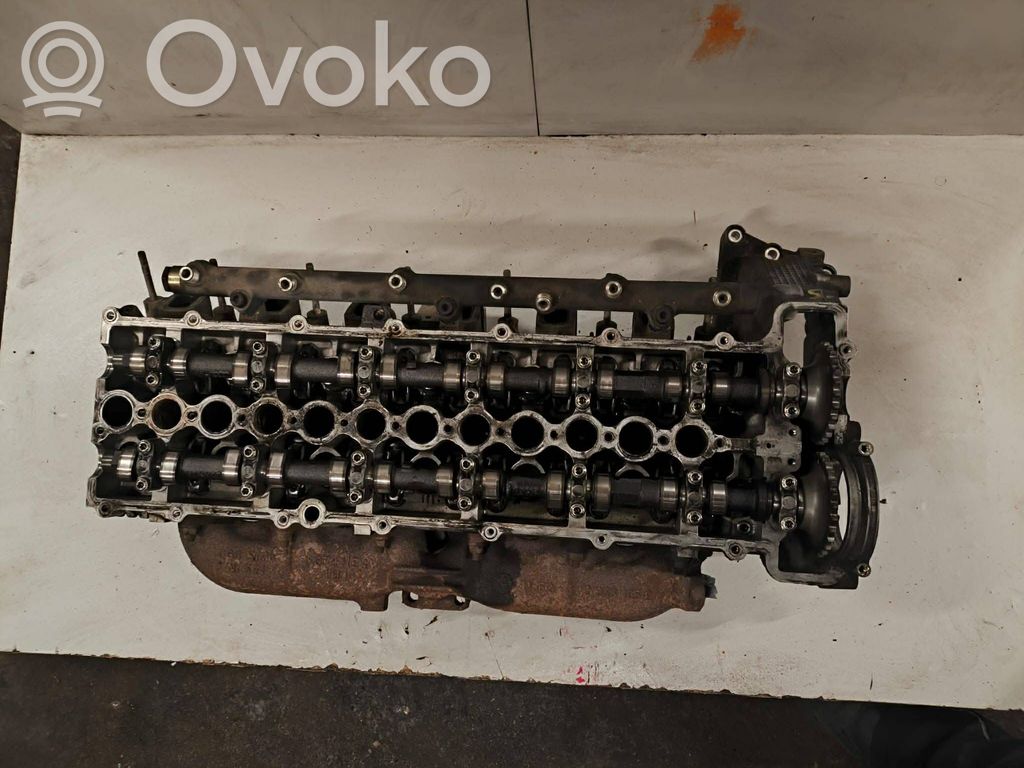 BMW 5 E39 Engine head 