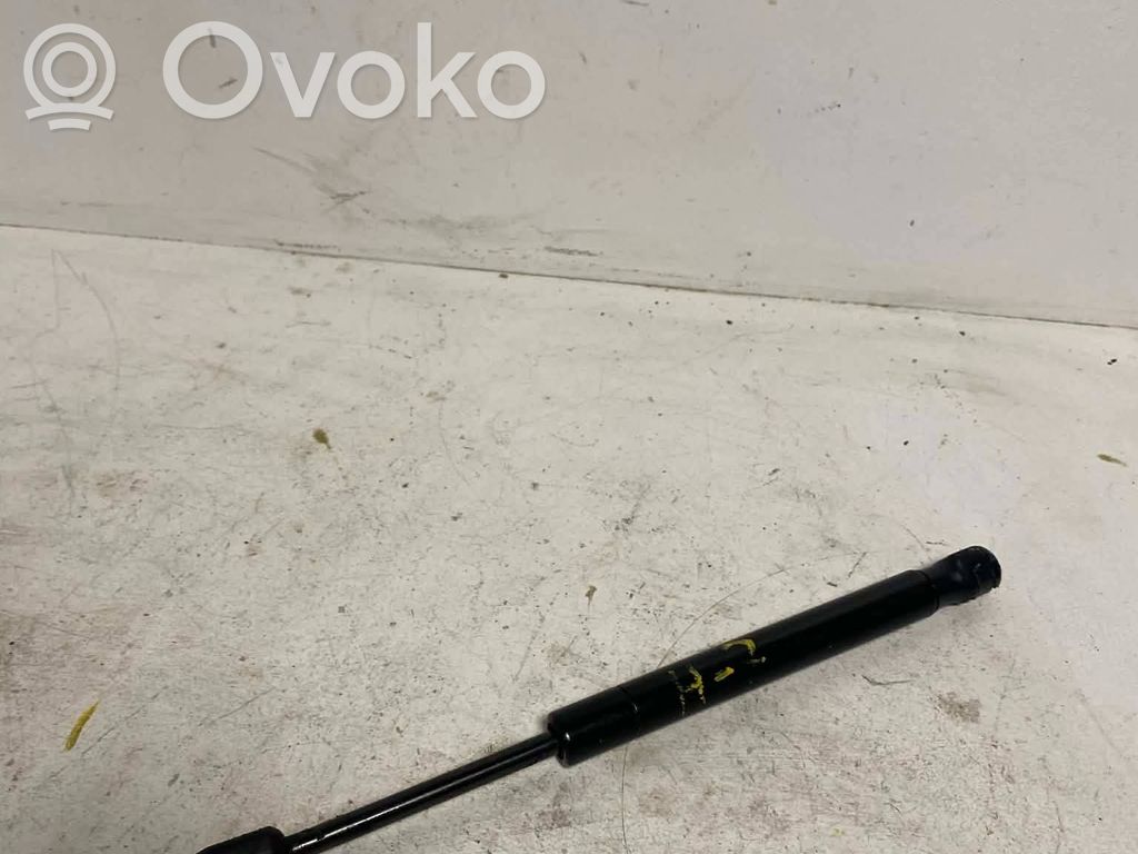 Ford Focus Amortyzator klapy tylnej bagażnika 