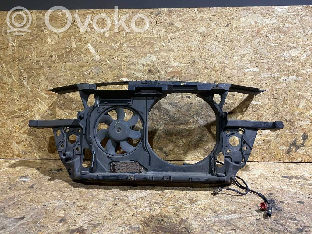 Audi A6 S6 C5 4B Radiatorių panelė 