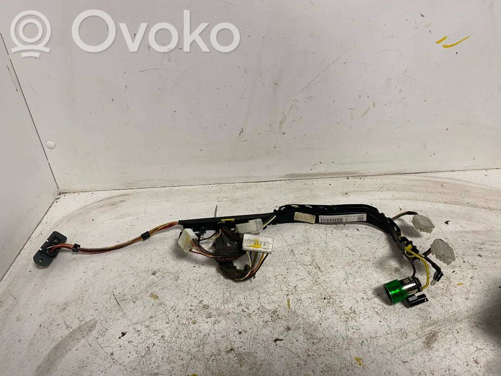 Volvo S70  V70  V70 XC Kiti laidai/ instaliacija 