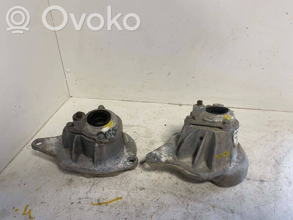 Volvo XC70 Mocowanie amortyzatora przedniego osi tylnej 