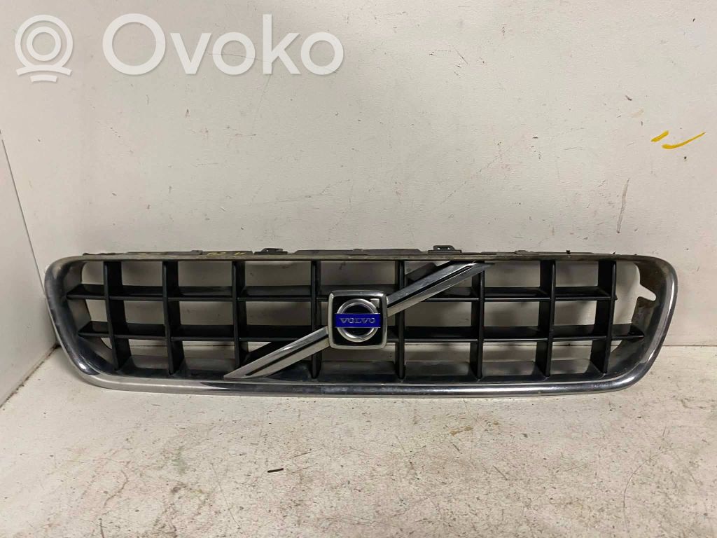 Volvo C70 Etupuskurin ylempi jäähdytinsäleikkö 