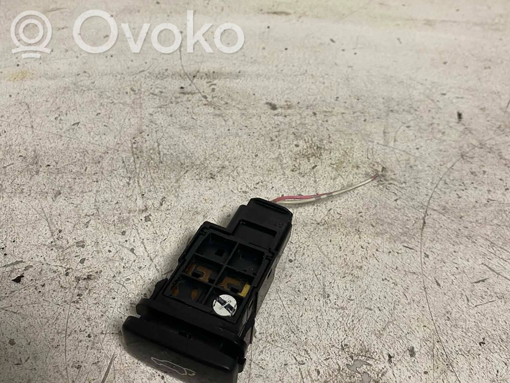 Tailgate/trunk/boot open switch   156935