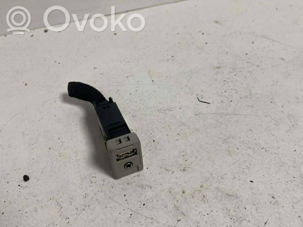 Lexus RX 450H USB socket connector 