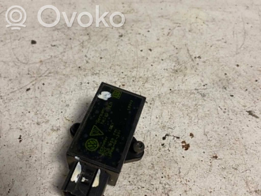 Volkswagen Golf V Seat heating relay 