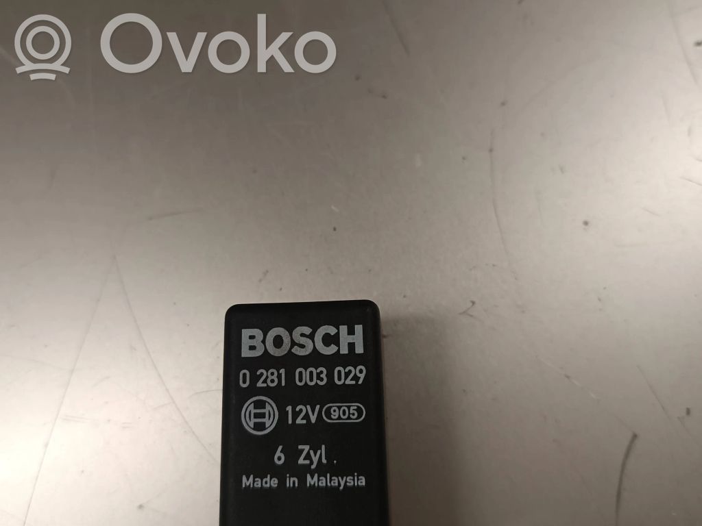 Kvēlsveču relejs   4E0907282A