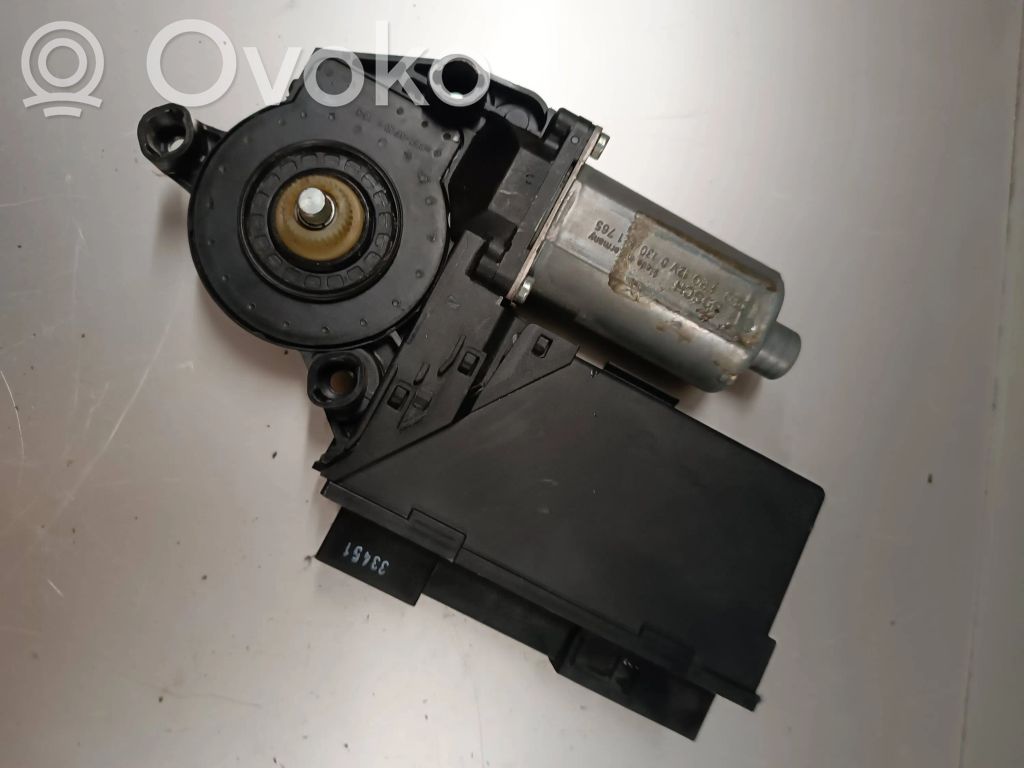Audi A8 S8 D3 4E Rear door window regulator motor 