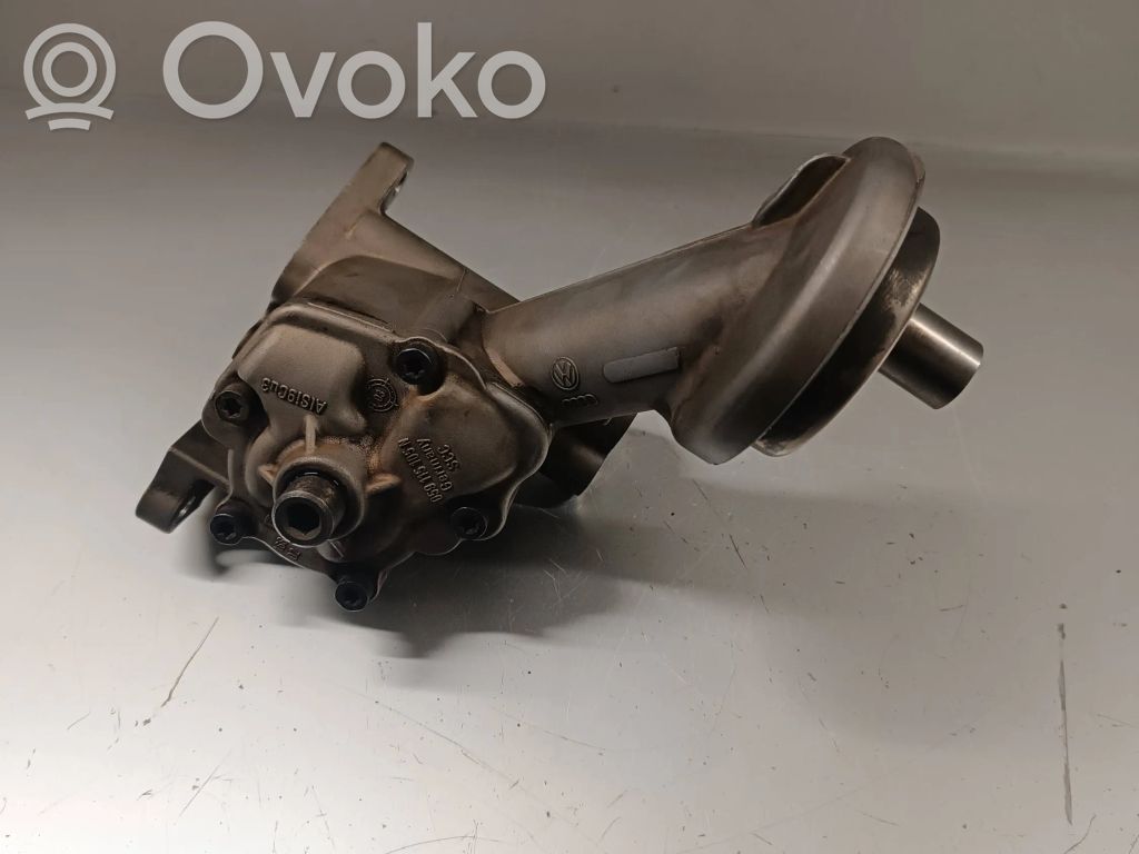 Audi A8 S8 D3 4E Oil pump 