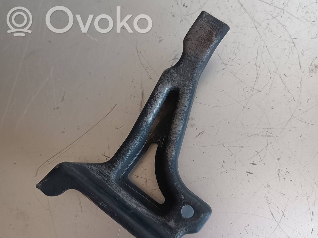 Audi A8 S8 D3 4E Fuel pump bracket 