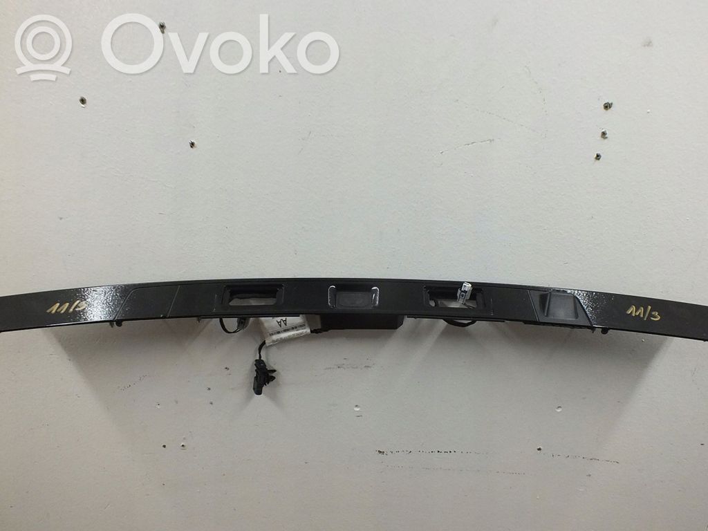 Land Rover Discovery Sport Отделка номерного знака 