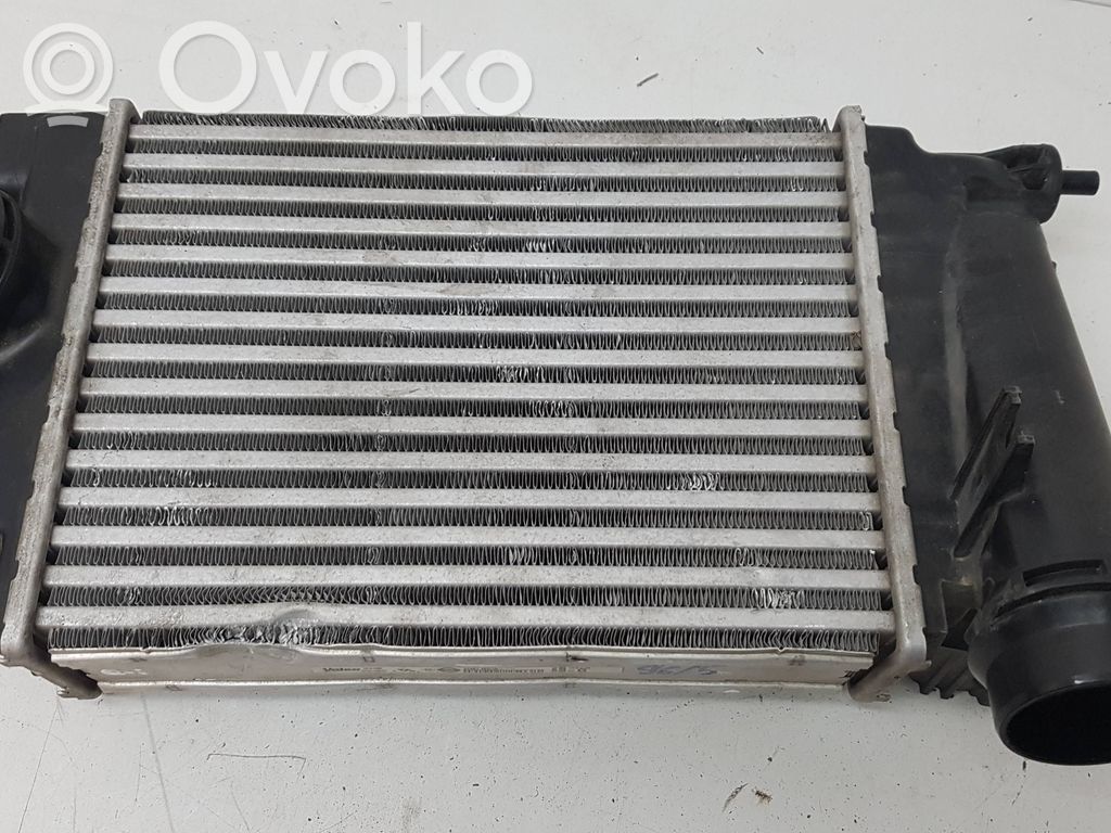 Nissan Townstar Interkūlerio radiatorius 