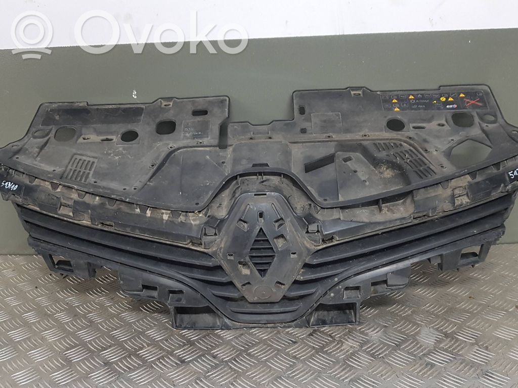 Renault Clio IV Front bumper upper radiator grill 