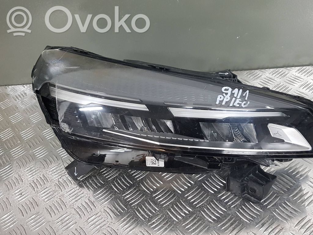 Renault Clio V Lampa przednia 