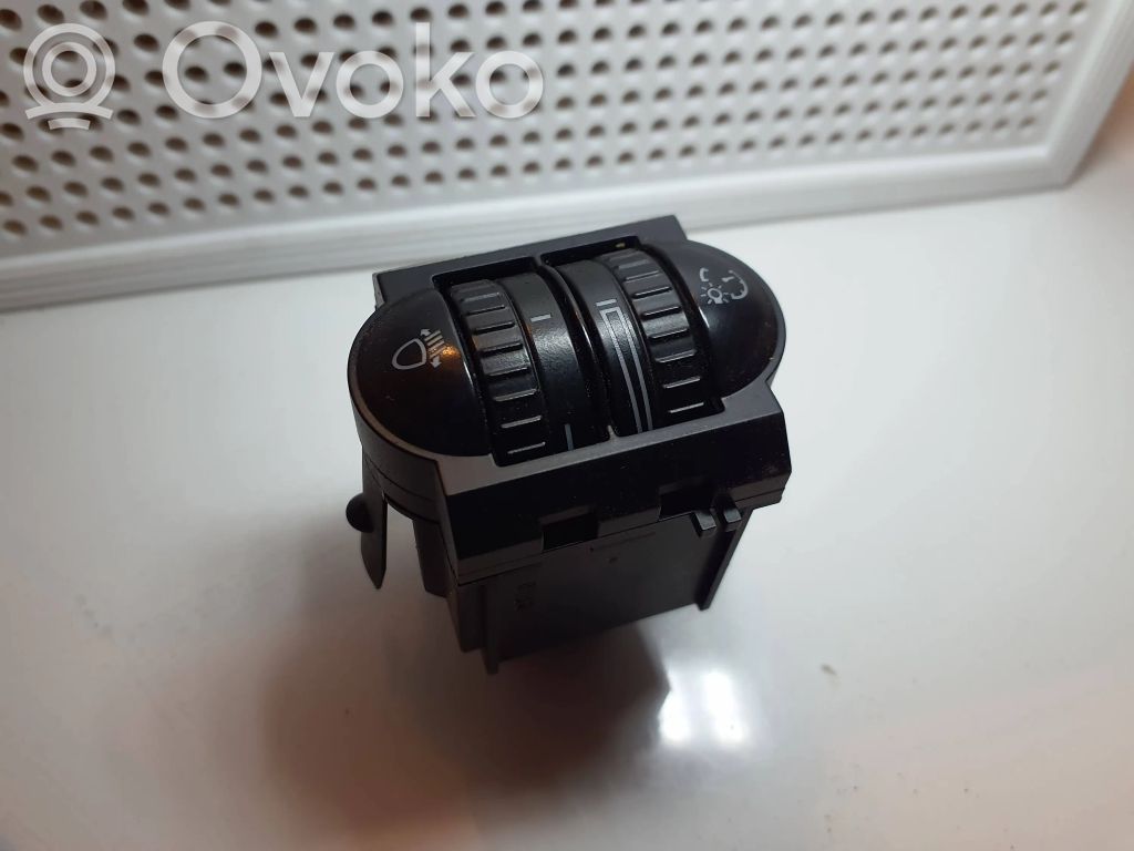 Volkswagen Golf V Headlight level height control switch 