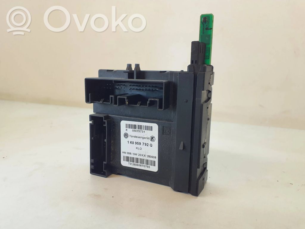 Volkswagen Touran I Front door window regulator motor 