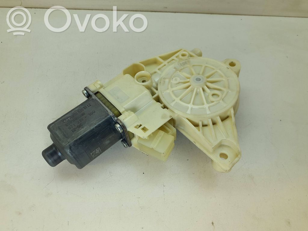 Mercedes-Benz C W204 Silnik regulatora szyby drzwi przednich 