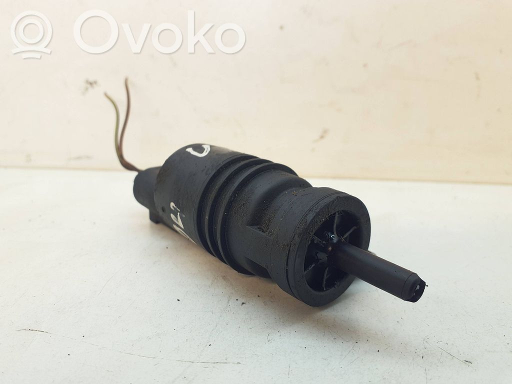 Mercedes-Benz C W204 Windscreen/windshield washer pump 