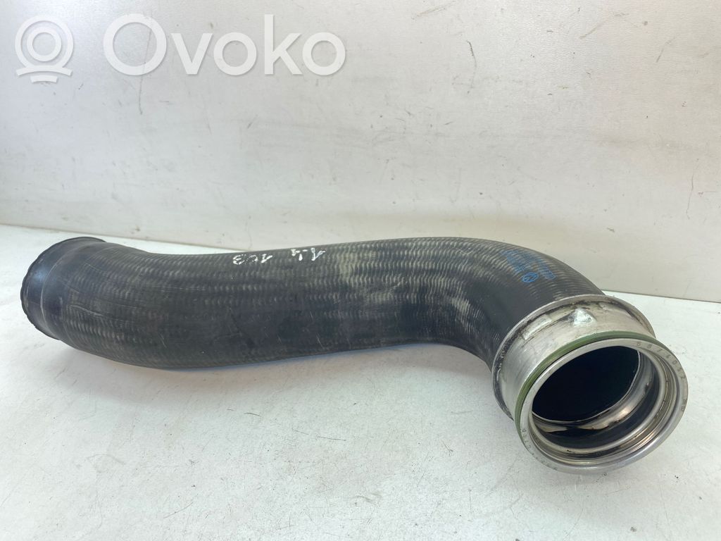 Volkswagen Touran I Intercooler hose/pipe 