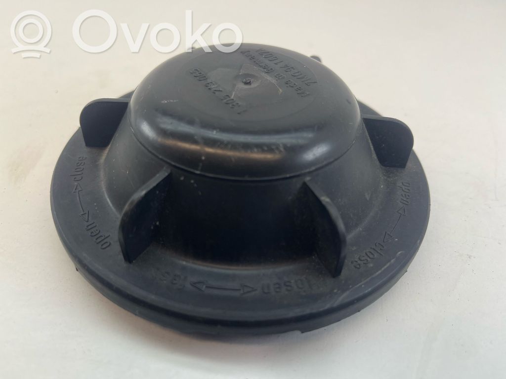 Volkswagen Golf V Cache-poussière de phare avant 