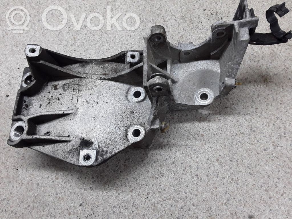 Alfa Romeo 159 Generator/alternator bracket 
