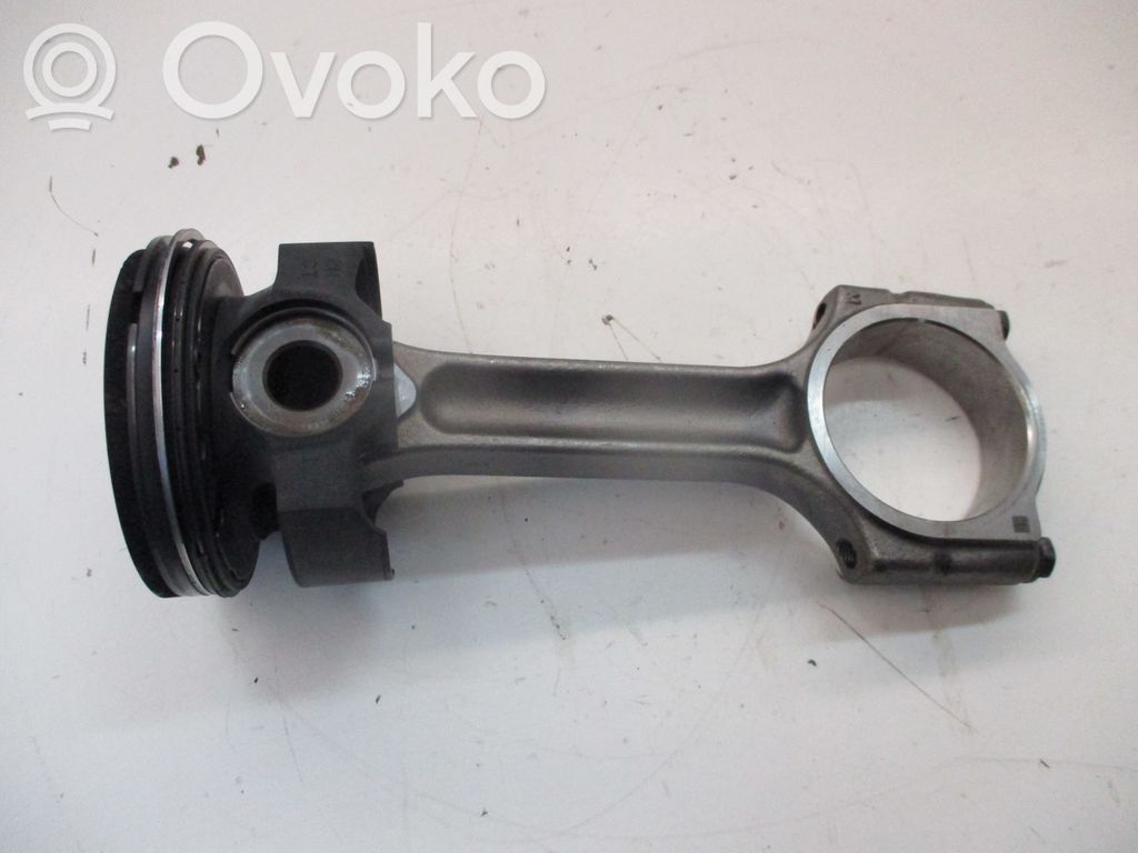 Renault Trafic III (X82) Piston cu bielă 