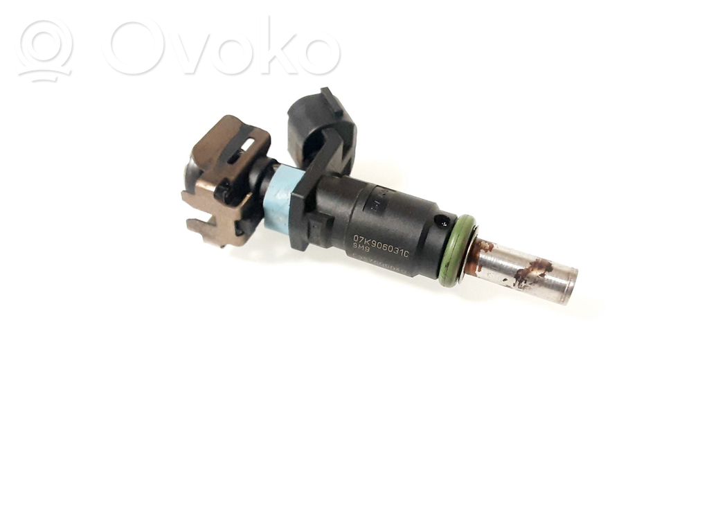 Volkswagen PASSAT B7 USA Fuel injector 