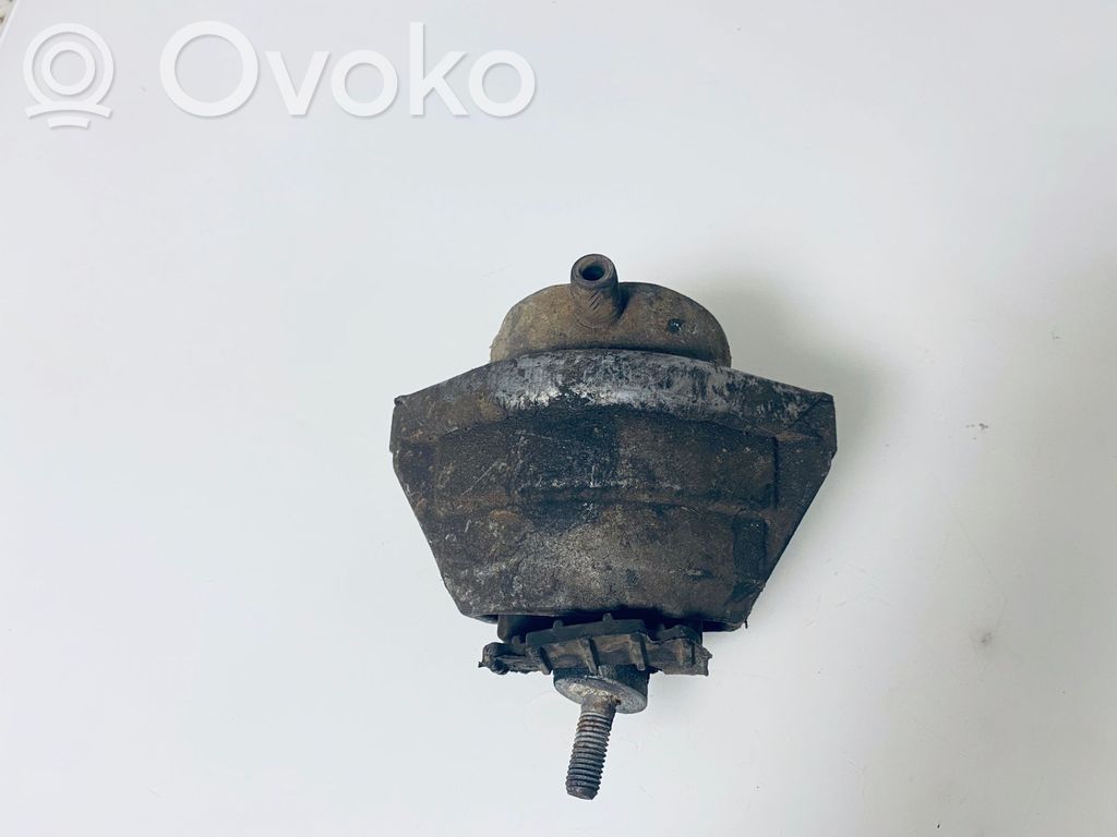 BMW 5 E60 E61 Engine mount bracket 