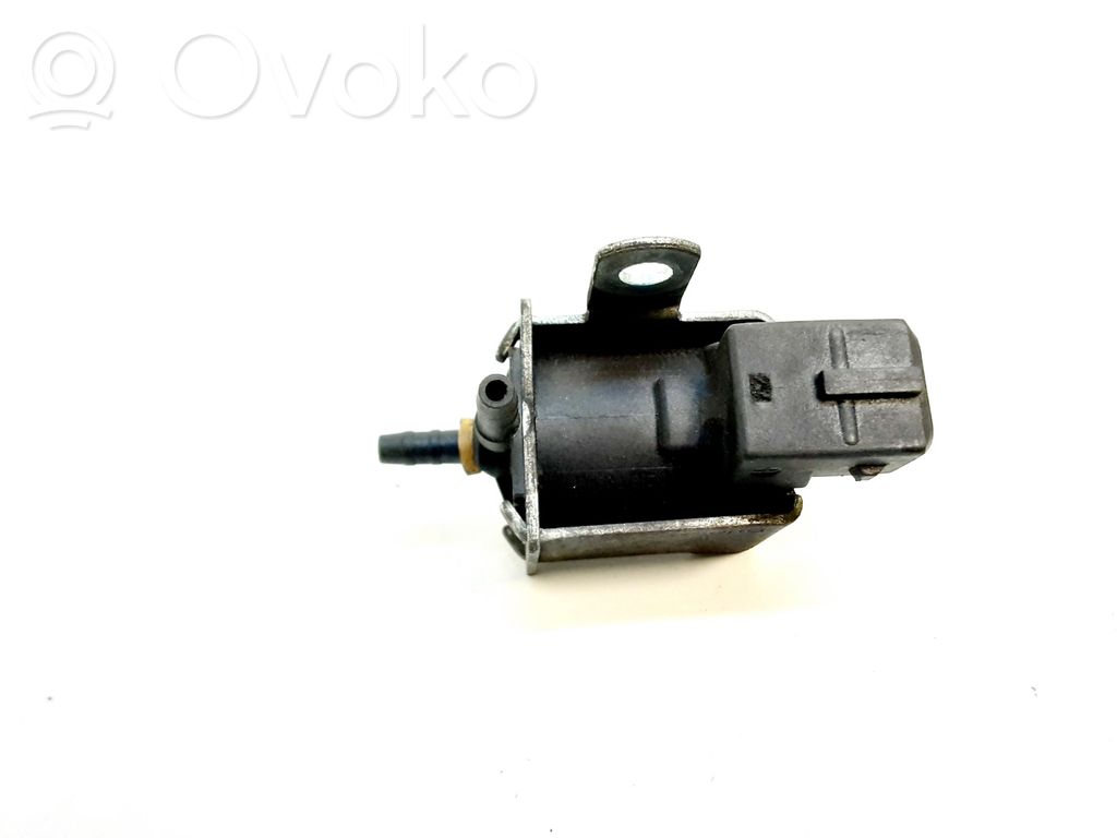 BMW X5 E53 Vacuum valve 
