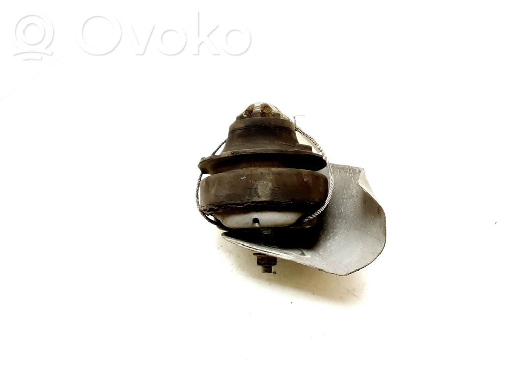 Volvo XC90 Engine mount bracket 