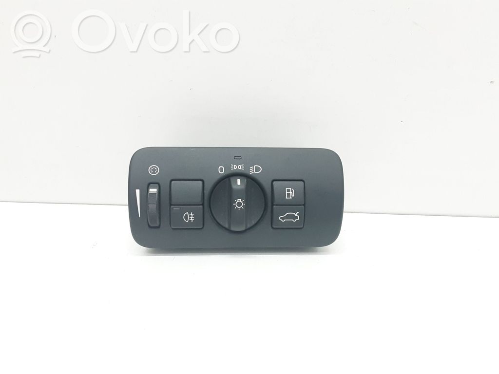 Light switch   30739412