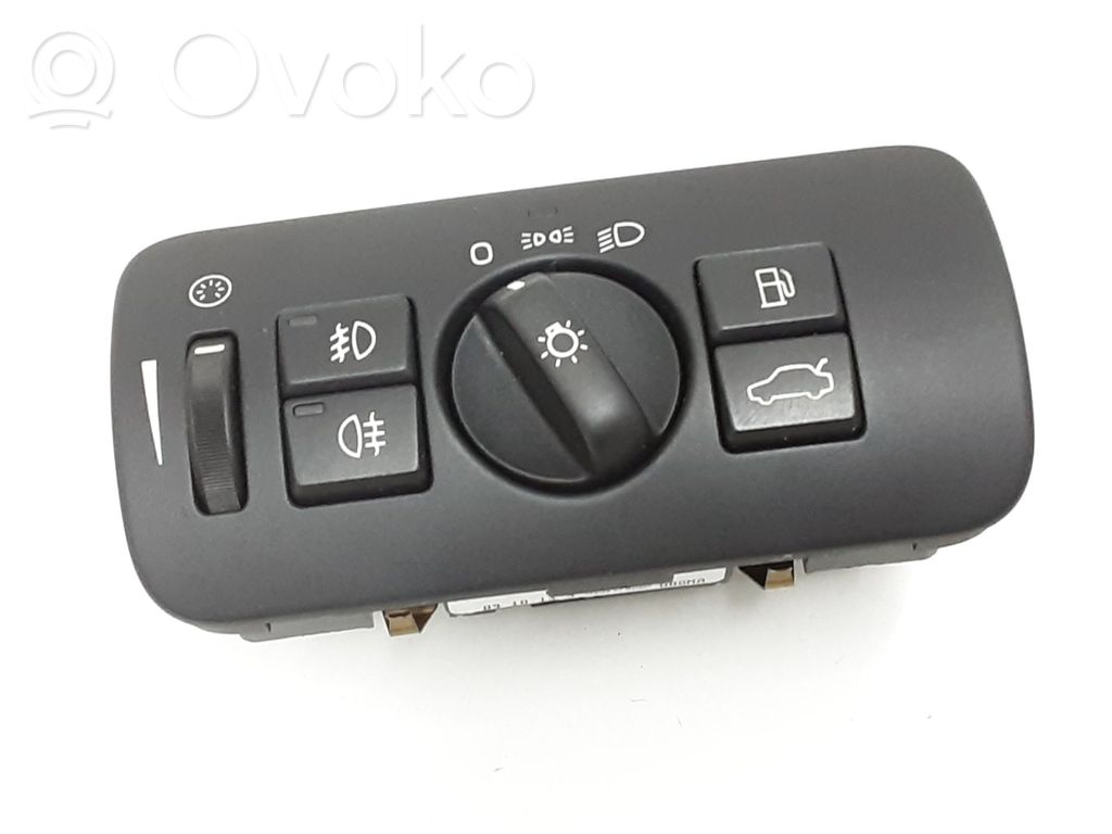 Light switch   30739414