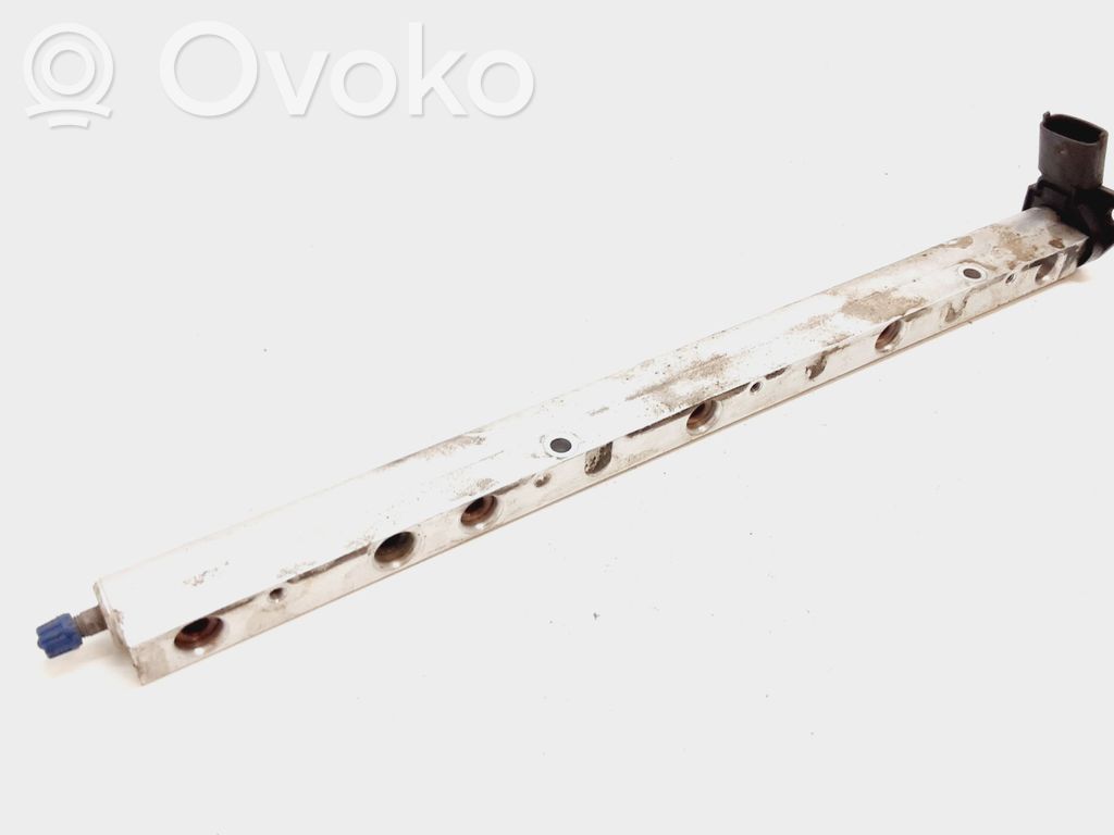Volvo V50 Fuel main line pipe 