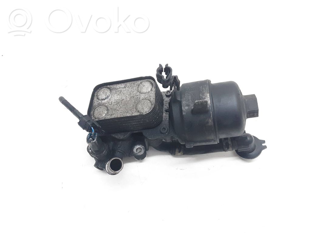 Volvo S40 Oil filter mounting bracket 